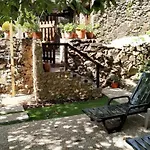Casa Em Xisto Na Serra Da Lousa, Alpehytte Gondramaz