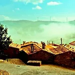 Casa Em Xisto Na Serra Da Lousa,