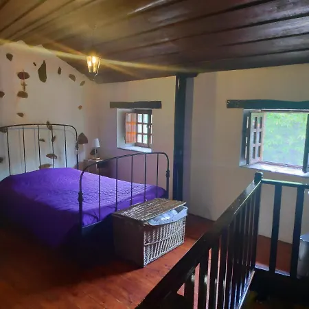 Casa Em Xisto Na Serra Da Lousa,