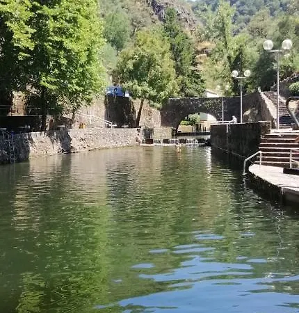 Horská chata Refugio Romantico- Casa De Xisto Na Serra Da Lousa *